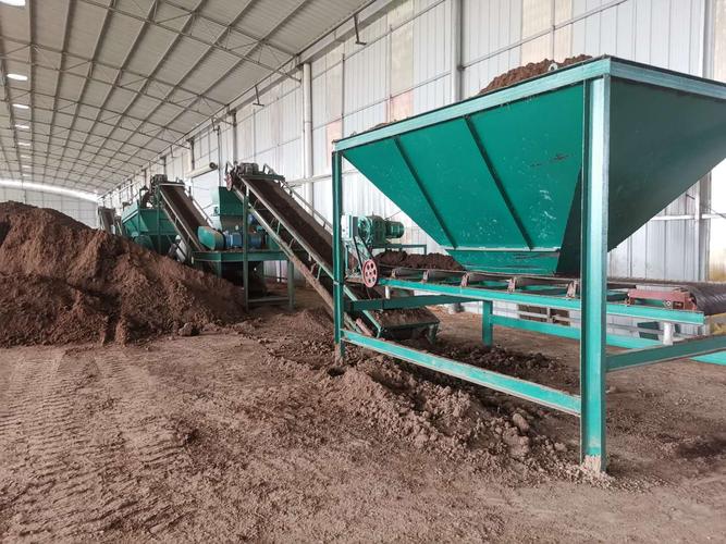 有机肥加工设备,有机肥翻堆机 所属行业:农机肥料机械设备肥料生产线